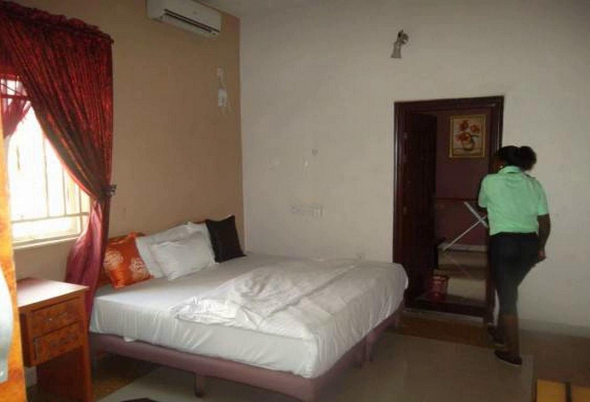 Room In Lodge - Clen-Phil Hotels And Suite Port Harcourt Exterior foto